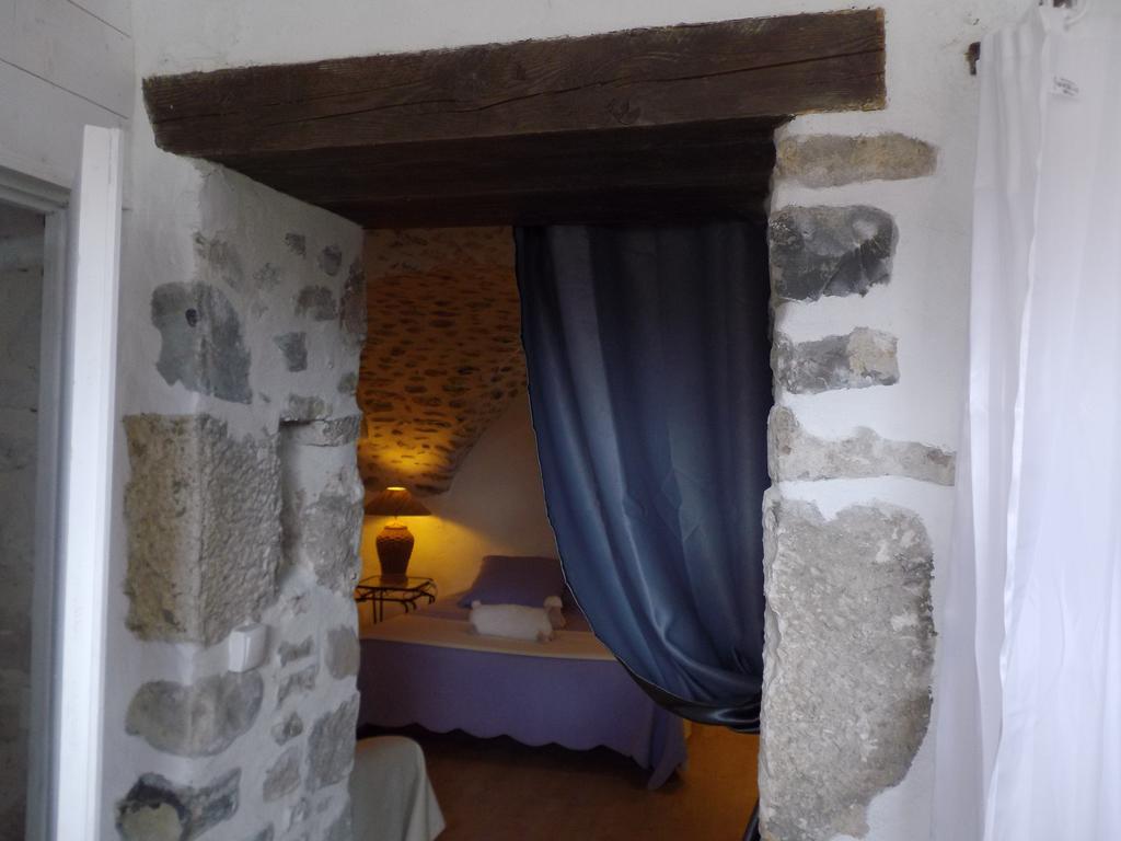 Vallon-Pont-dʼArc Chambres D'Hote Les Jardins De Prasserat חדר תמונה